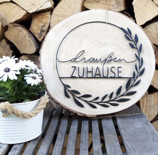 buchstaeblich-eu metallschriftzug draußen zuhause
