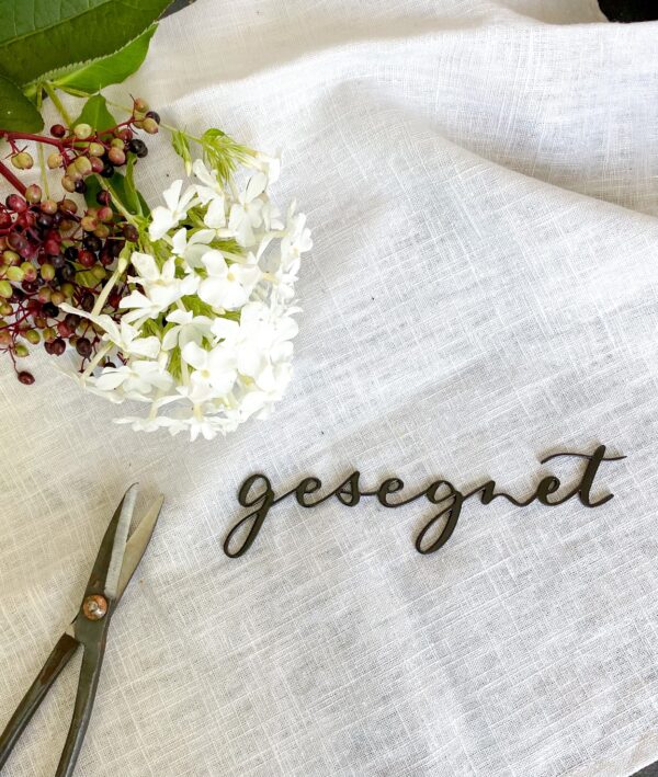 buchstaeblich metallschriftzug gesegnet